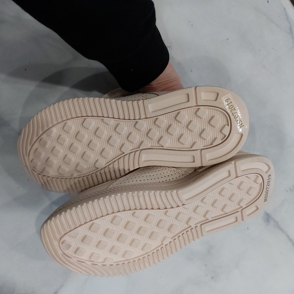 Everlane Leather Tread Sneakers The Trainer Pale Pink - Picture 6 of 8